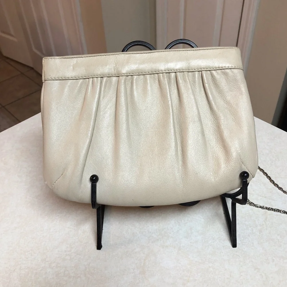 Vintage leather crossbody clutch - Picture 3 of 5
